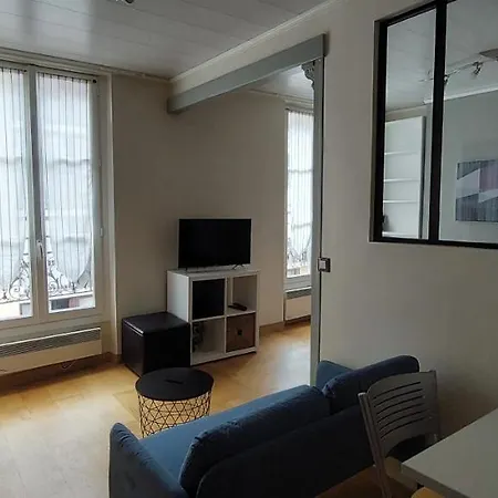 Apartment Coquet Sur Les Hauteurs De Montmartre